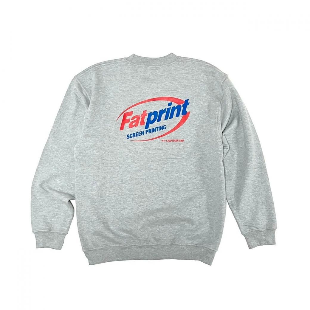 <div>FAT PRINT</div>CREW SWEAT<br>MADE IN U.S.A/PRINTED IN JAPAN<br>GRY
