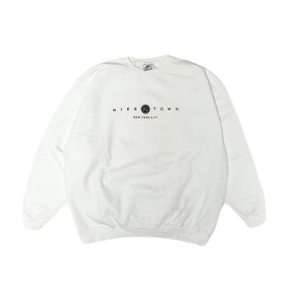 <div>NIKE TOWN</div>90's DEADSTOCK<br>CREW SWEAT<br>WHITE