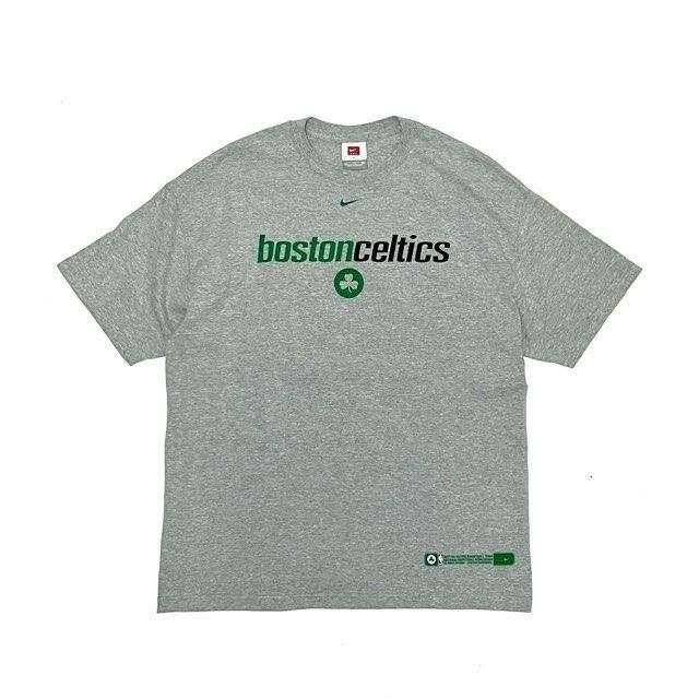 <div>Nike</div>2000sDEADSTOCK<br>S/S CELTICS T-SHIRT<br>GRY