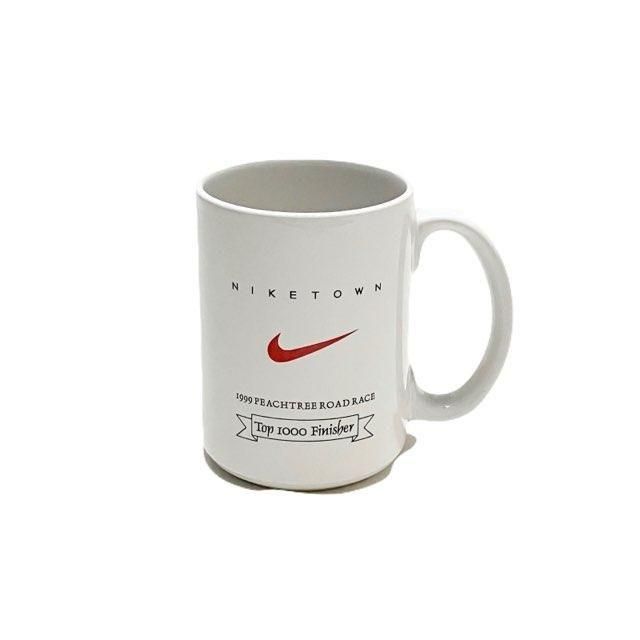 <div>NIKE</div>NIKE TOWN<br>90'sDeadstock<br>MAGCUP <br>WHITE