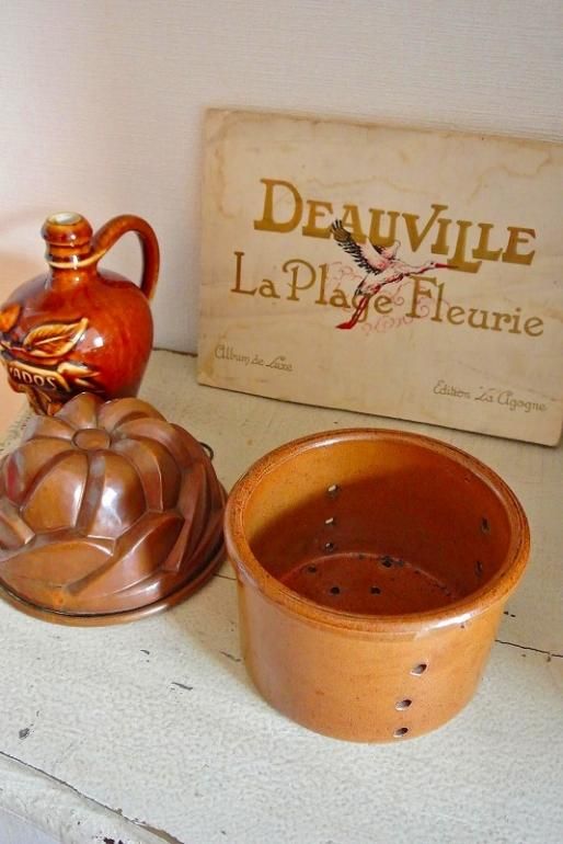 フランスアンティーク フロマージュ用穴あき陶器Faiselle