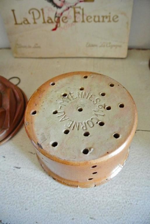 フランスアンティーク フロマージュ用穴あき陶器Faiselle