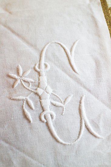 フランスアンティーク モノグラム刺繍 「C」 ホワイト - メゾン