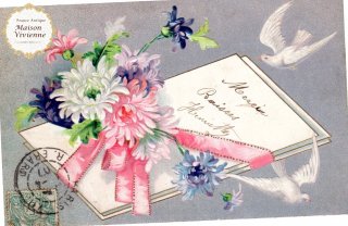 パステルカラーの菊たちと白鳩のエンボス・ポストカード