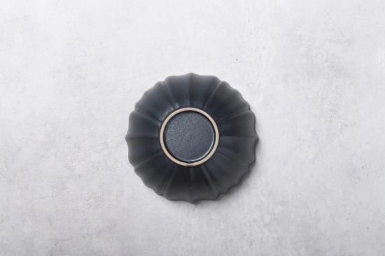   青い花柄 ボウル 約20cm YUKIKO HANAI 】青い花と鳥の模様 ボウル 約20cm - メルカリ