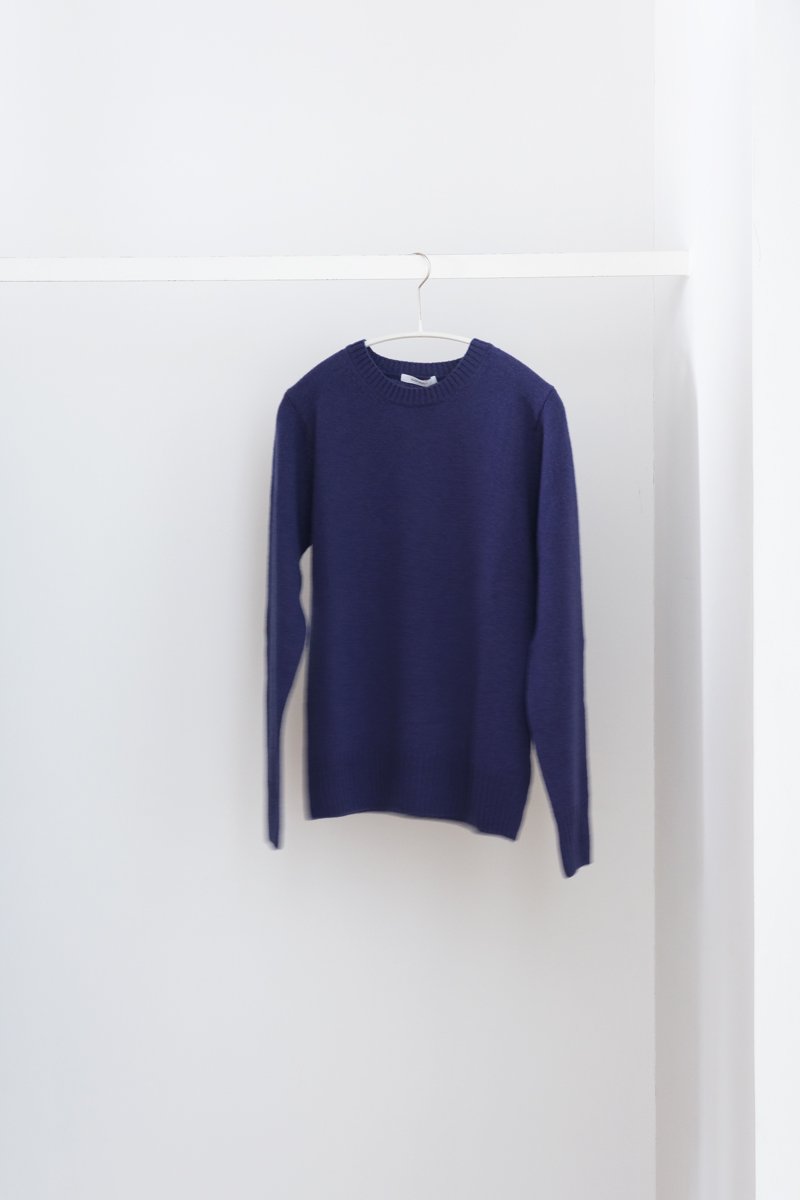 Fine soft cashmere Crew neck sweater｜cobalt blue