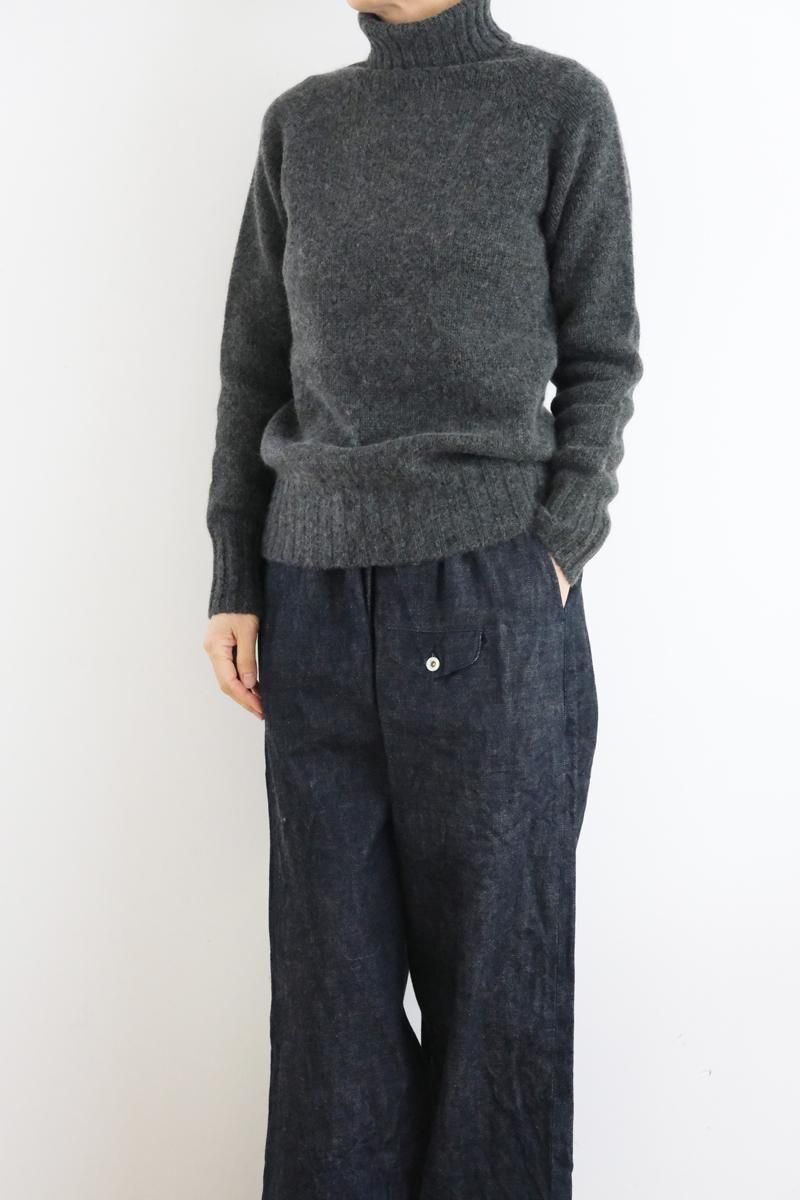 Yak Turtle neck jumpercharcoal