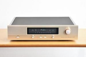Accuphase C-37 