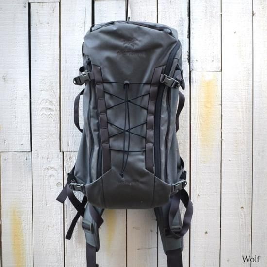 【新品、未開封、未使用】Arc'teryx leaf アサルトパック30