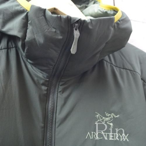 新品ARC'TERYX アトムLTフーディー　S　型番24108　ノースフェイス