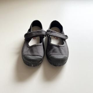 <img class='new_mark_img1' src='https://img.shop-pro.jp/img/new/icons14.gif' style='border:none;display:inline;margin:0px;padding:0px;width:auto;' />CientaVelcro One Strap Shoes Black Sole / Negro