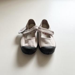 <img class='new_mark_img1' src='https://img.shop-pro.jp/img/new/icons14.gif' style='border:none;display:inline;margin:0px;padding:0px;width:auto;' />CientaVelcro One Strap Shoes Black Sole / Perla