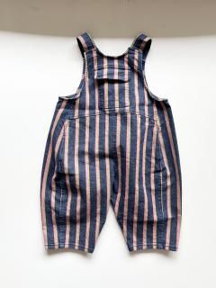 <img class='new_mark_img1' src='https://img.shop-pro.jp/img/new/icons14.gif' style='border:none;display:inline;margin:0px;padding:0px;width:auto;' />KOTERKai Oversized Denim Stripe Dungaree (18-24m,2-3y,4-5y)
