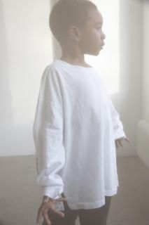 <img class='new_mark_img1' src='https://img.shop-pro.jp/img/new/icons14.gif' style='border:none;display:inline;margin:0px;padding:0px;width:auto;' />FaçadeWide Ls Tee 