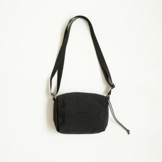 <img class='new_mark_img1' src='https://img.shop-pro.jp/img/new/icons14.gif' style='border:none;display:inline;margin:0px;padding:0px;width:auto;' />MOUN TEN.Nylon Ox Porch / Black 