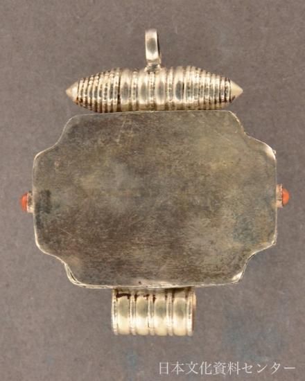 緑松石(トルコ石)の御守入れペンダント(チベット密教)