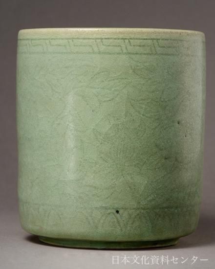 高麗青磁割花蓮池紋筒茶碗(12〜13世紀・朝鮮)日本文化資料センター 高麗青磁割花蓮池紋筒茶碗(12〜13世紀・朝鮮)日本文化資料センター