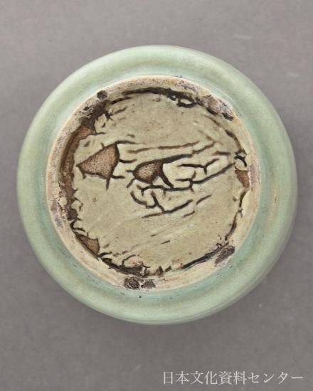 高麗青磁割花蓮池紋筒茶碗(12〜13世紀・朝鮮)日本文化資料センター 高麗青磁割花蓮池紋筒茶碗(12〜13世紀・朝鮮)日本文化資料センター