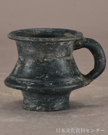 黒陶の単耳盃(竜山文化)