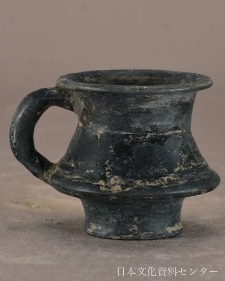 黒陶の単耳盃(竜山文化)