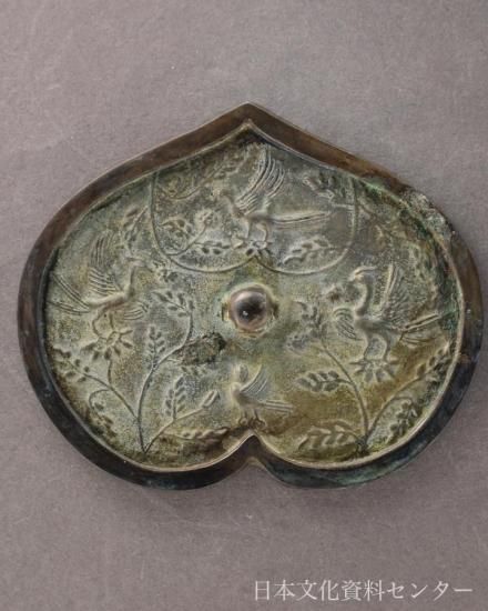 桃型瑞禽紋鏡(金〜元代)