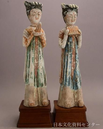 黄釉加彩奏楽女子俑(排簫・隋) 株式会社 日本文化資料センター