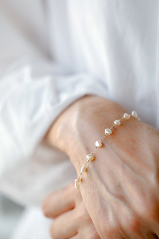 SOURCE Keshi Pearl Chain Bracelet
