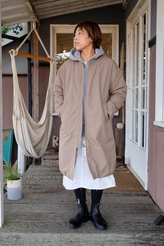 The LOFT LABO ノーカラーロングダウンコート - SUSCON + RUSTIC The LOFT LABO ノーカラーロングダウンコート - SUSCON + RUSTIC