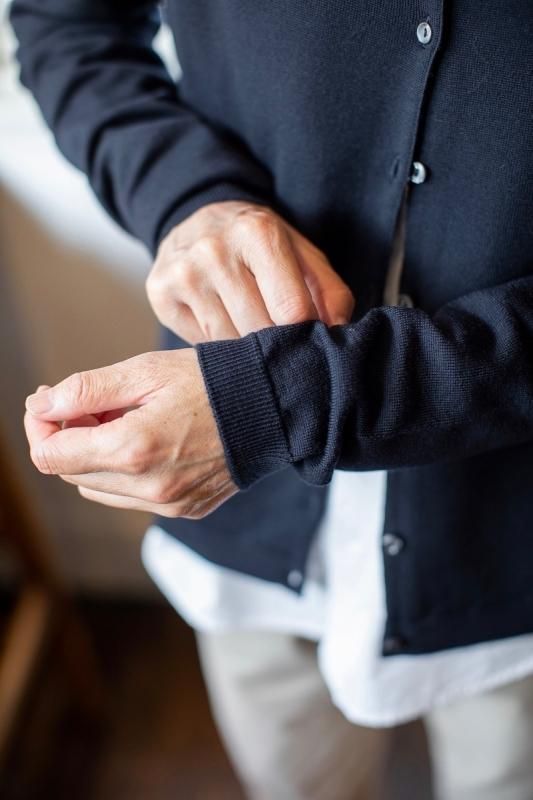 JOHN SMEDLEY WILLAクルーネックカーディガン - SUSCON + RUSTIC