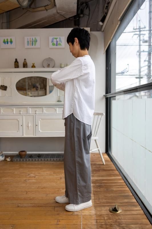 ゴーシュ ブロードシャツ 前ボタンノーカラー - SUSCON + RUSTIC