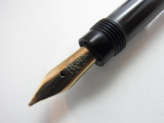 ★モンブラン★ワインレッド 万年筆 品番不明 ☆モンブラン☆ワインレッド 万年筆 品番不明