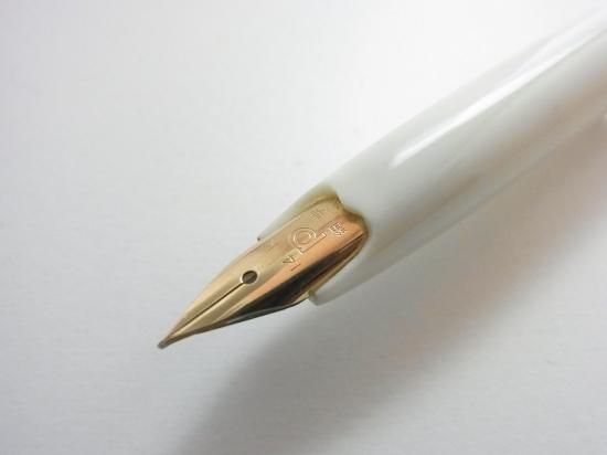 プラチナ ショート万年筆 『苺』 - PEN-LAND(ペンランド)|新品 プラチナ ショート万年筆 『苺』 - PEN-LAND(ペンランド)|新品