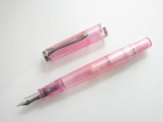 梅田茶屋町にてヴィンテージ ペリカン万年筆 | ナガサワ文具センター