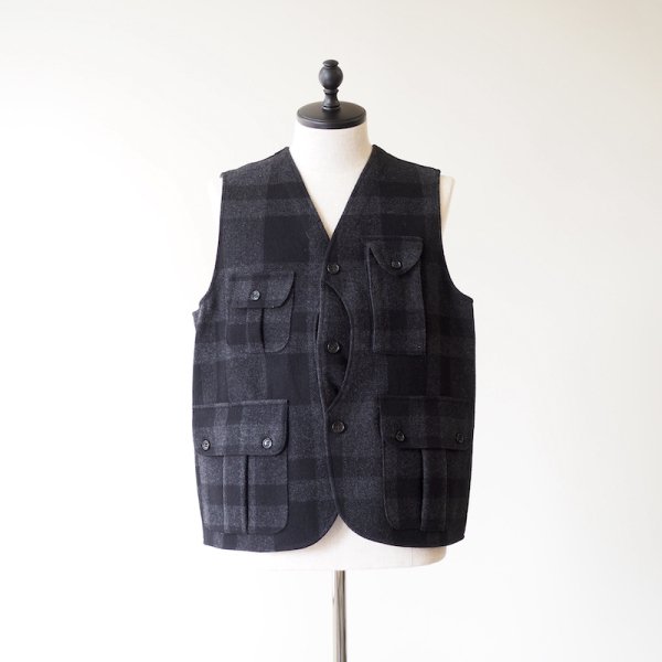 <img class='new_mark_img1' src='https://img.shop-pro.jp/img/new/icons14.gif' style='border:none;display:inline;margin:0px;padding:0px;width:auto;' />WORKERS / W&G Vest, Wool Melton, Black x Grey