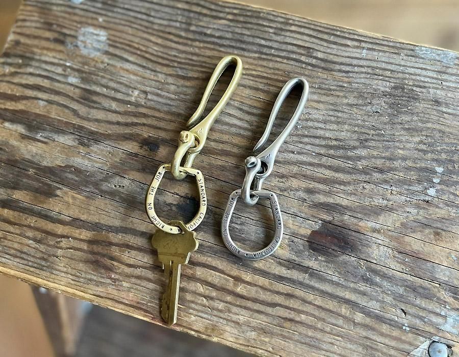 スタンダード カリフォルニア×ボタンワークス キーチェーン ブラス