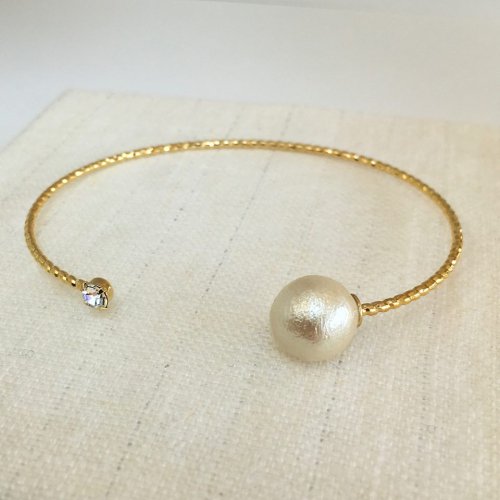 Cotton pearl  bangle