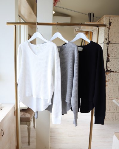 Slit thermal long sleeve tee / V neck