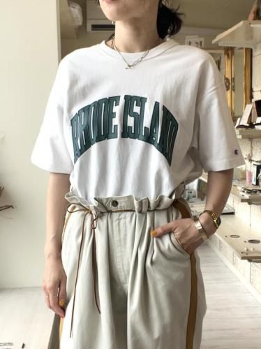 Remake
Back tape Tee
Off white