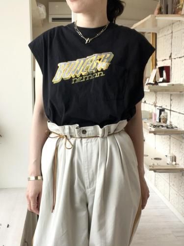 Reborn by silkۡ Sleeveless tee
Black