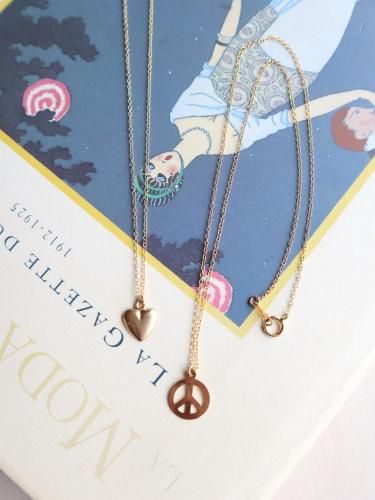 Motif necklace (LOVE & PEACE)