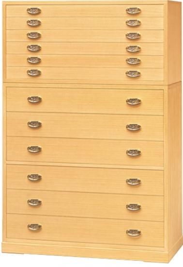 サイズ W102.5xD44xH151cm 特徴 静岡県で生産された桐タンスです