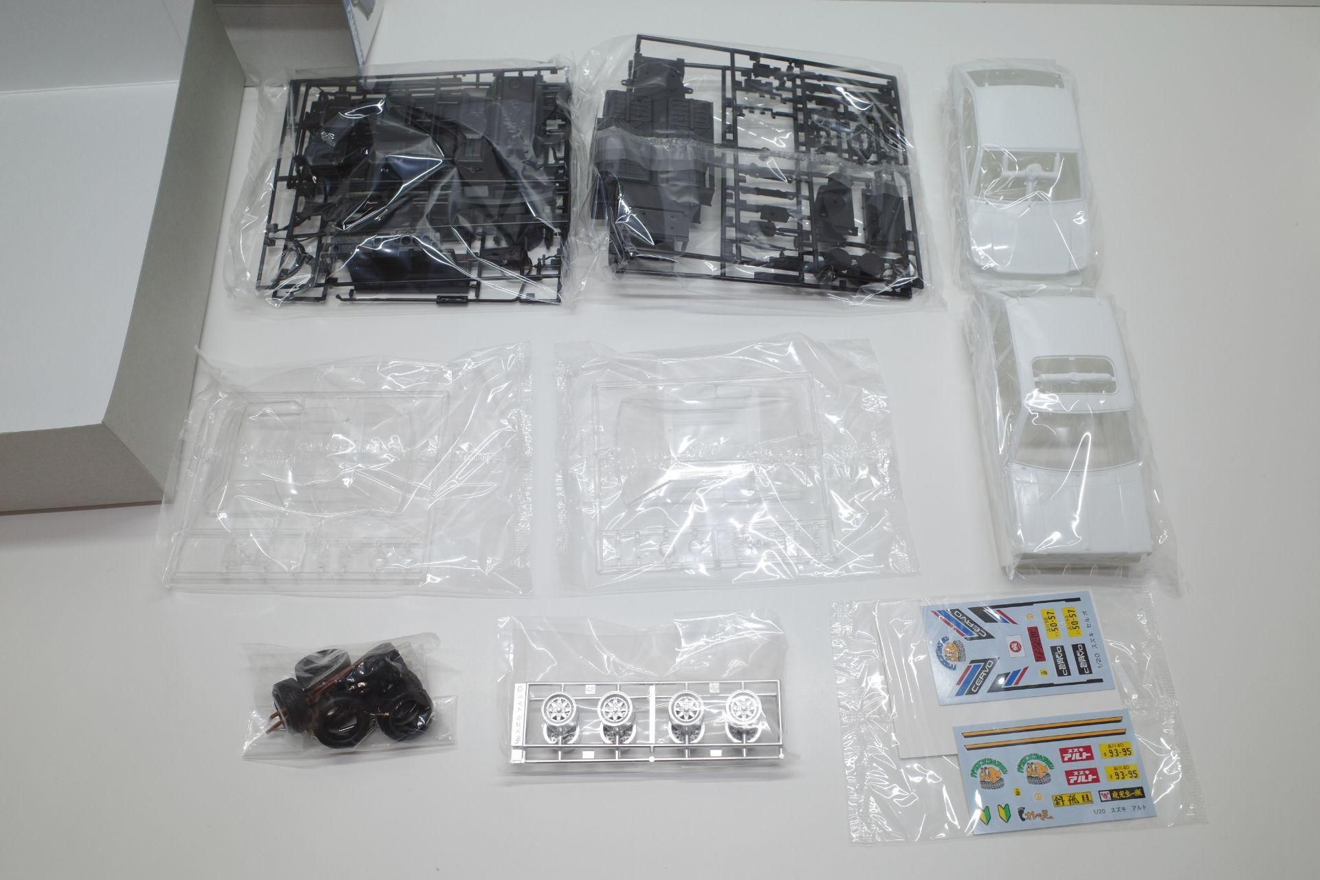 20/1プラモ完成品　初代アルト改　牛乳配達バン仕様 20/1プラモ完成品 初代アルト改 牛乳配達バン仕様 ミニカー