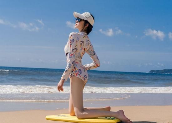 水着 ワンピース水着 リーフ柄 ロングスリーブ ジッパー 白 水着 ワンピース水着 リーフ柄 ロングスリーブ ジッパー 白