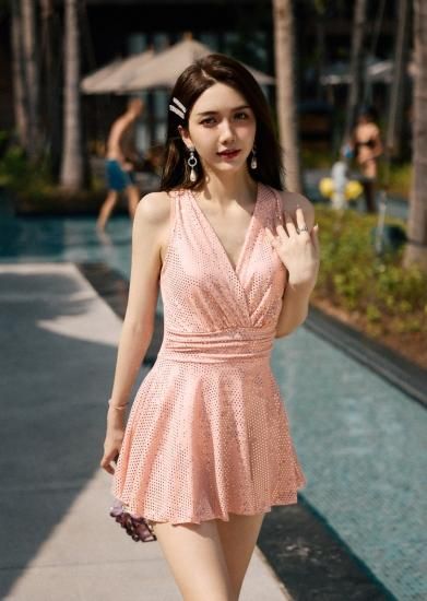 水着 ワンピース水着 ピンク フレアスカート Vネック キラキラ