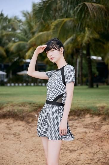 フリル ワンピース水着 半袖 インナーパンツ付 フレア スカート 楽天市場】レディース 水着 S/M/L フレアスカート 花柄 通販