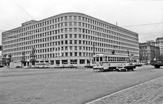都電 東京駅丸ノ内北口 国鉄本社ビル前 28系統 1967年11月