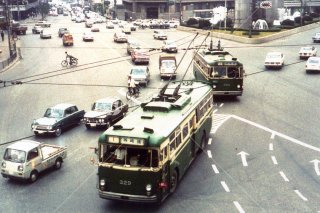 無軌条電車 大阪市営トロリーバス阪急百貨店前 1960年代