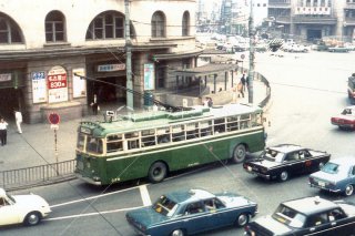 大阪市営トロリーバス阪急百貨店前 無軌条電車 1960年代