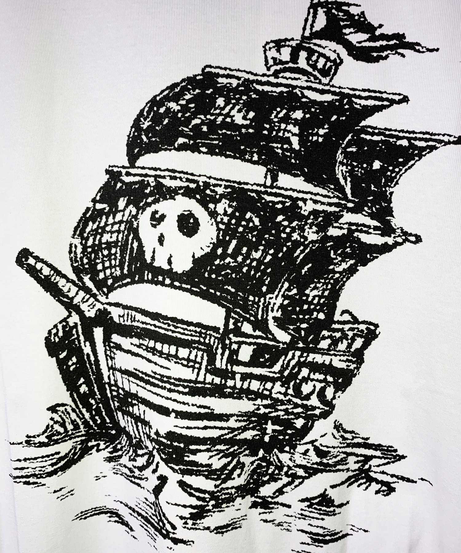 BLACK HONEY CHILI COOKIE（ブラックハニーチリクッキー）Pirate Ship Tee 【White】