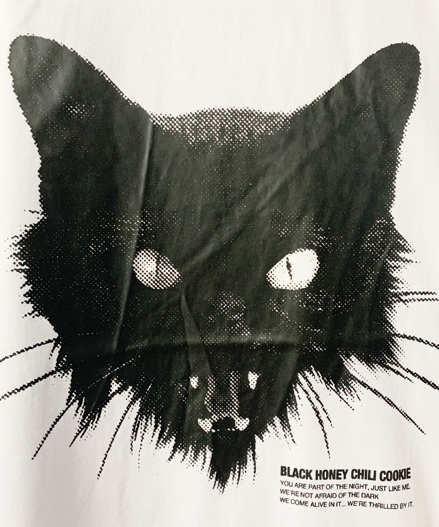 BLACK HONEY CHILI COOKIE（ブラックハニーチリクッキー）Kittyface Tee 【White】